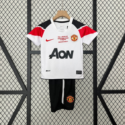 MANCHESTER UNITED II 10/11 CONJUNTO INFANTIL (RETRO)